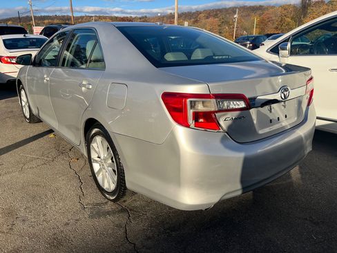 Used 2012 Toyota Camry XLE image 3