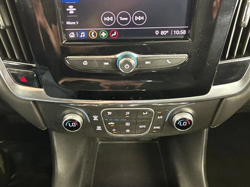 Used 2020 Chevrolet Traverse LT AWD/4WD image 14