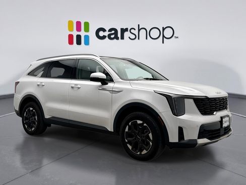 Used 2024 Kia Sorento S w/ Panoramic Sunroof Package image 7