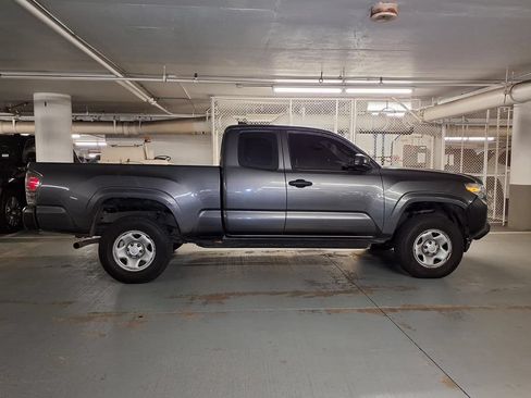 Used 2018 Toyota Tacoma SR RWD image 19