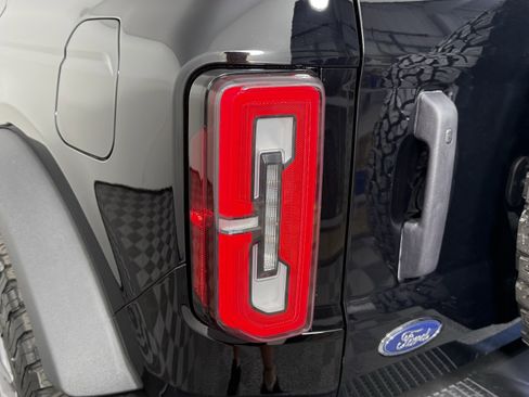 New 2025 Ford Bronco Badlands image 8