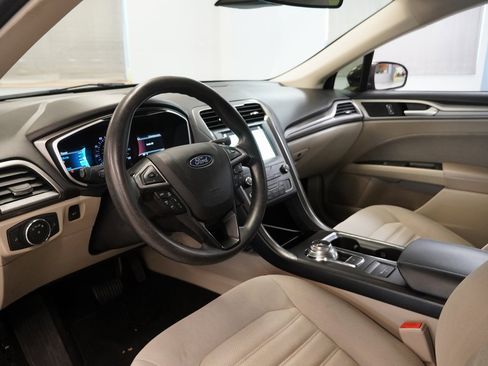 Used 2019 Ford Fusion SE image 6