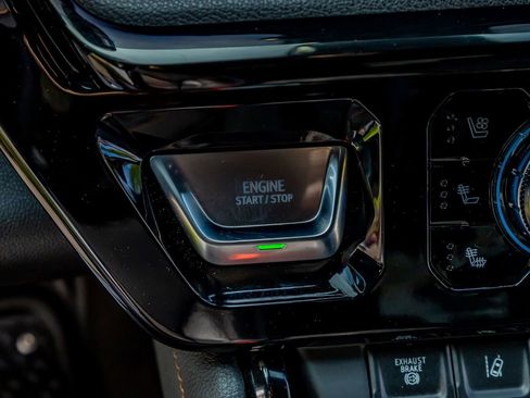 Used 2024 GMC Sierra 2500 AT4 w/ AT4 Premium Plus Package image 23