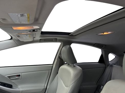 Used 2012 Toyota Prius Four image 3