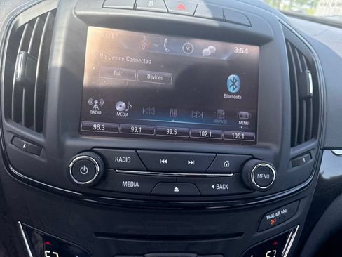 Used 2017 Buick Regal Sport Touring FWD image 12