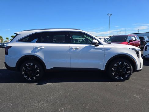 New 2026 Kia Sorento EX image 9