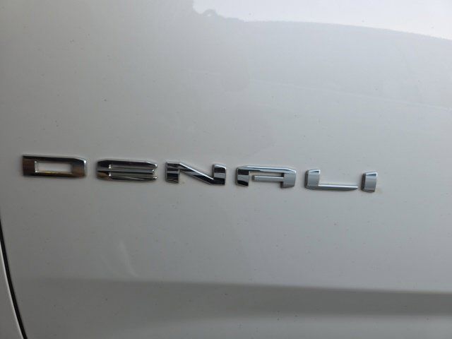 Used 2024 GMC Yukon Denali AWD/4WD image 4