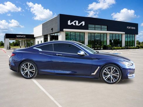Used 2022 INFINITI Q60 3.0t Luxe w/ Cargo Package RWD image 4