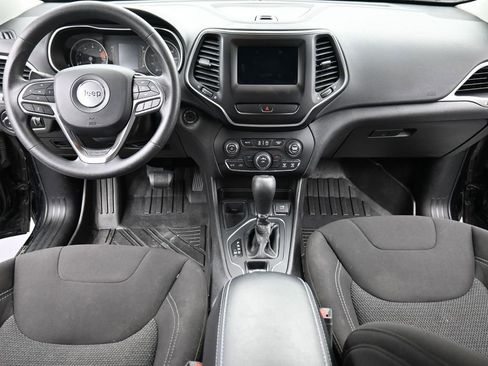 Used 2019 Jeep Cherokee Latitude w/ Popular Appearance Group image 12