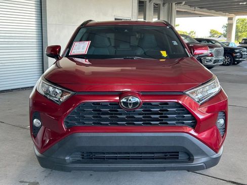 Used 2020 Toyota RAV4 XLE Premium image 2