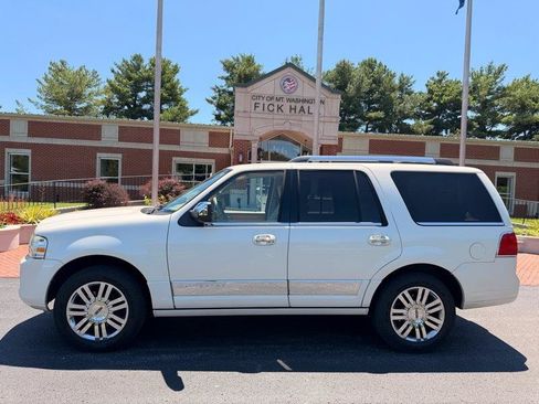 Used 2007 Lincoln Navigator 4WD image 9