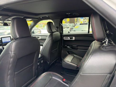 Used 2022 Ford Explorer ST-Line AWD/4WD image 16