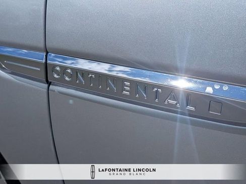 Used 2017 Lincoln Continental Reserve w/ Climate Package AWD/4WD image 7