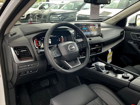 New 2026 Nissan Rogue Platinum image 10