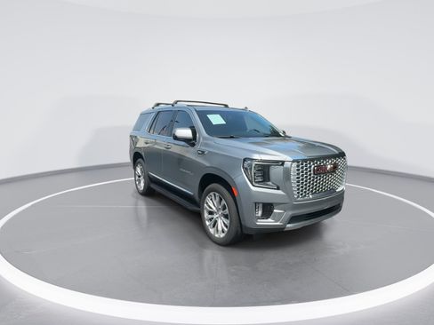 Used 2024 GMC Yukon Denali w/ Advanced Technology Package AWD/4WD image 2