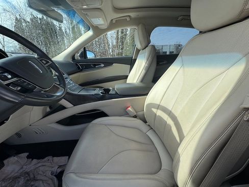 Used 2020 Lincoln Nautilus Reserve image 9