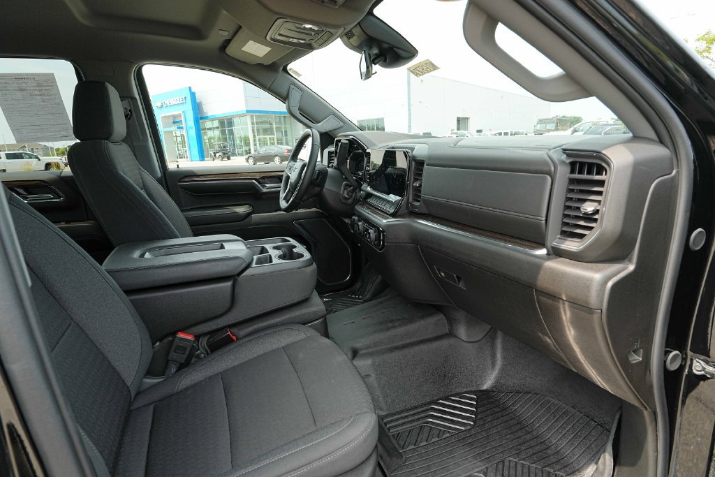 Used 2024 Chevrolet Silverado 1500 RST AWD/4WD image 25