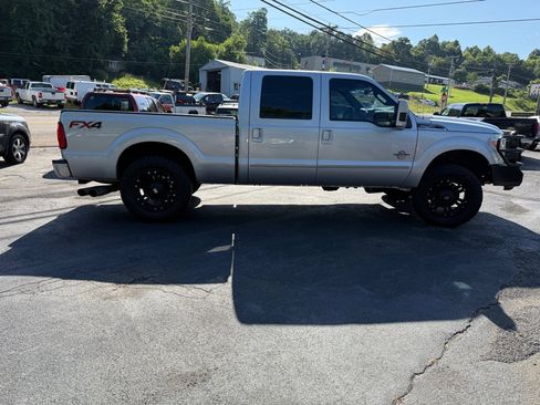Used 2014 Ford F250 Lariat w/ Lariat Interior Package image 18