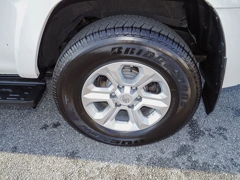 Used 2019 Toyota 4Runner SR5 Premium image 40