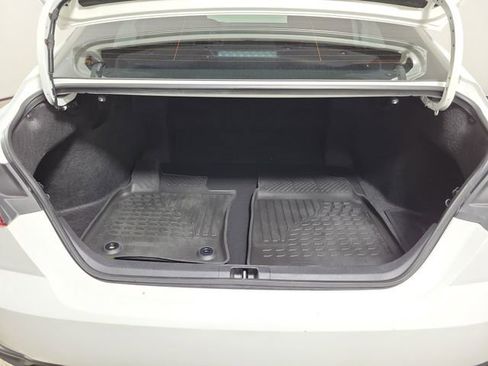 Used 2025 Toyota Camry SE FWD image 10