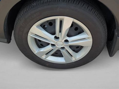 Used 2024 Nissan Kicks S FWD image 26