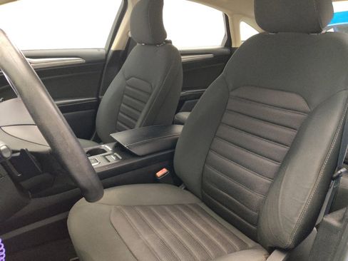 Used 2019 Ford Fusion SE FWD image 17