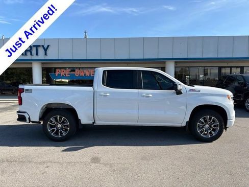 Used 2023 Chevrolet Silverado 1500 RST w/ Convenience Package II AWD/4WD image 2