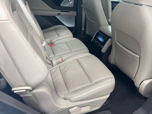 Used 2023 Lincoln Aviator Reserve w/ Equipment Group 201A image 23
