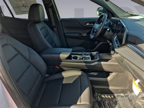 Used 2026 Chevrolet Equinox LT w/ Convenience Package II image 17