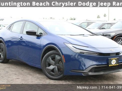 Used 2023 Toyota Prius LE image 1