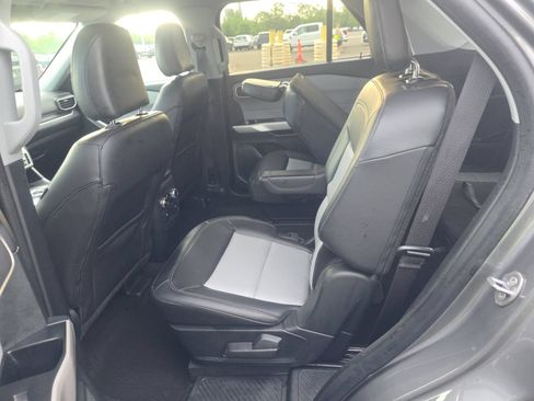 Used 2024 Ford Explorer XLT w/ Equipment Group 202A AWD/4WD image 9