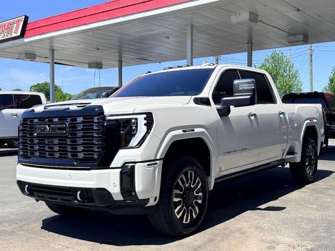 Used 2025 GMC Sierra 2500 Denali Ultimate image 6