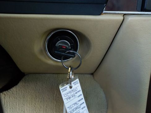 Used 1989 Mercedes-Benz 560 SL image 32