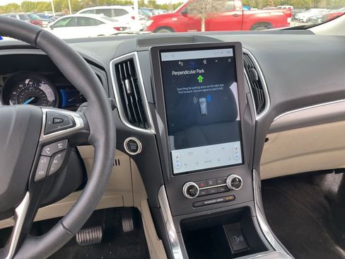 Used 2022 Ford Edge Titanium w/ Equipment Group 301A image 18