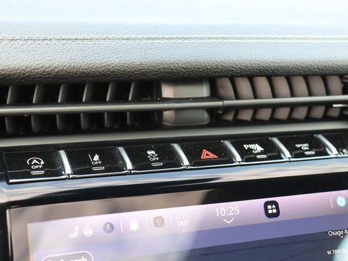 New 2024 Jeep Grand Cherokee L Limited w/ Luxury Tech Group II image 28