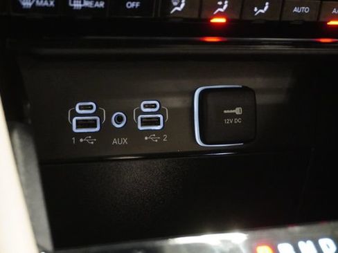 Used 2025 Jeep Grand Cherokee L Limited AWD/4WD image 26