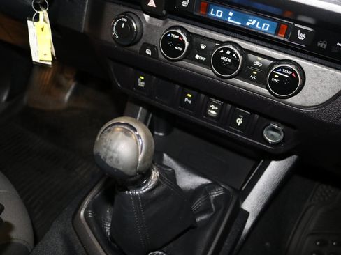Used 2017 Toyota Tacoma TRD Sport w/ Premium & Technology Package AWD/4WD image 40