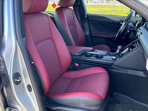 Used 2022 Lexus IS 300 image 9