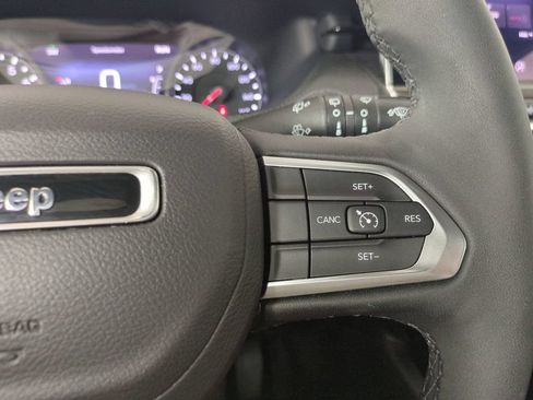 Used 2025 Jeep Compass Latitude w/ Altitude Special Edition AWD/4WD image 32