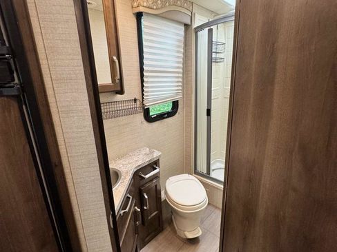 Used 2017 Mercedes-Benz Sprinter 3500 image 25