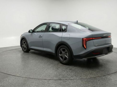 Used 2025 Kia K4 LXS image 6