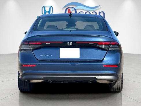 Used 2025 Honda Accord SE image 4