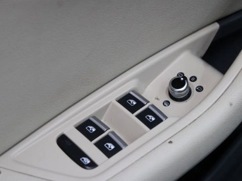 Used 2017 Audi A4 2.0T Ultra Premium w/ Convenience Package image 8