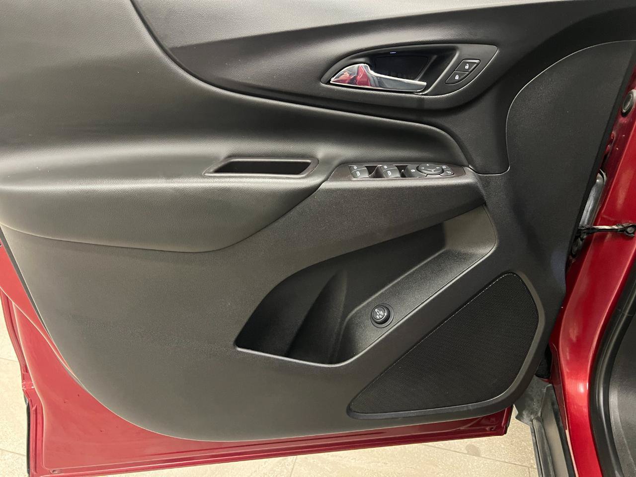 Used 2021 Chevrolet Equinox LT FWD image 34