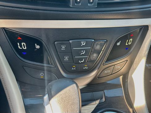Used 2018 Buick Envision Preferred AWD/4WD image 23