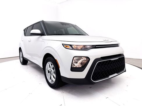 Used 2022 Kia Soul LX w/ Technology Package FWD image 8