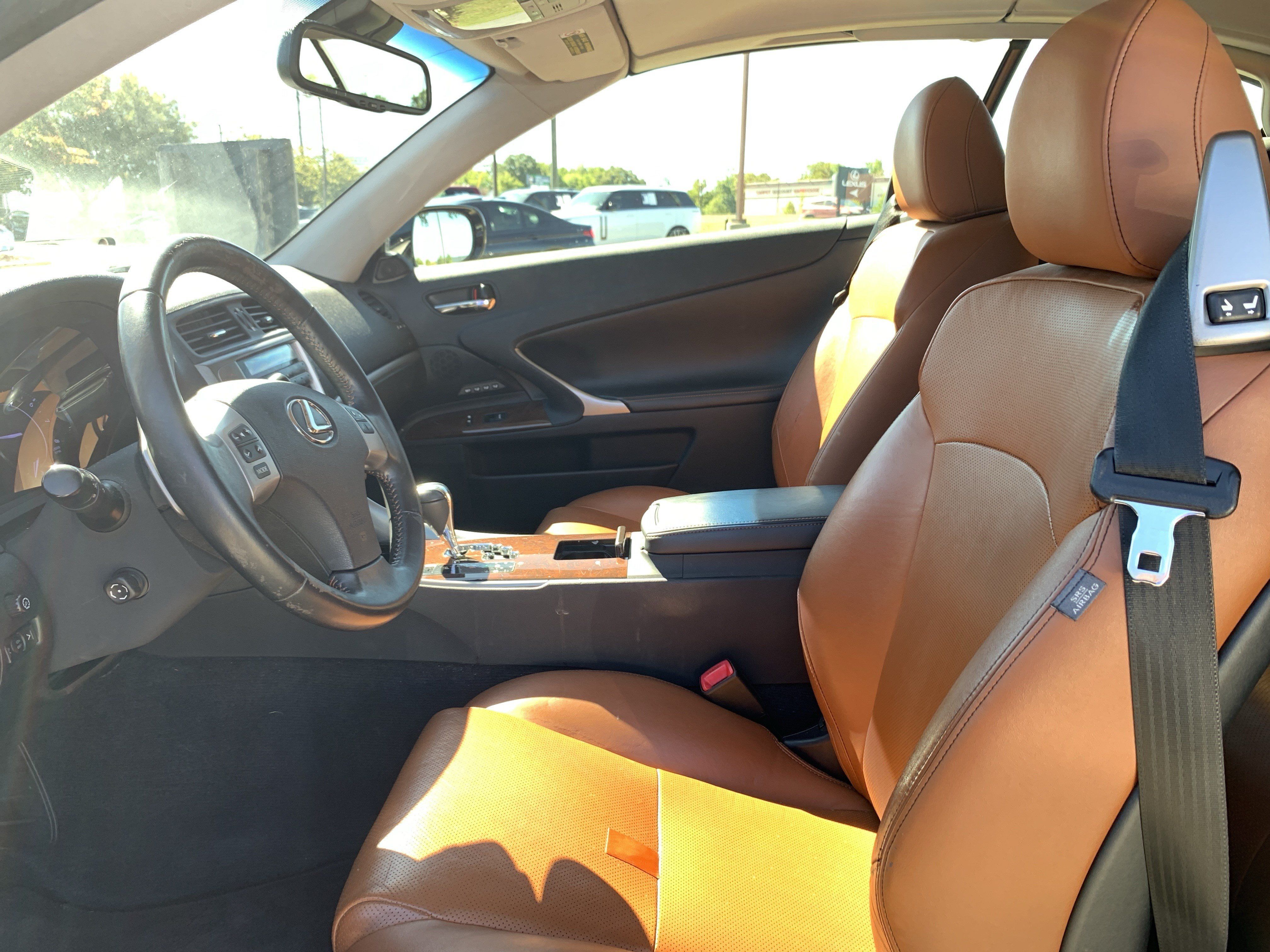 Used 2012 Lexus IS 250C w/ Luxury Pkg RWD image 16