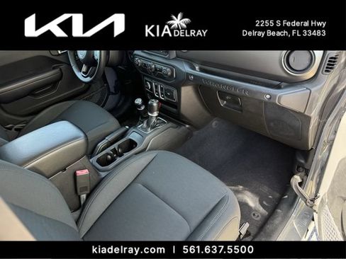 Used 2018 Jeep Wrangler Sport AWD/4WD image 11