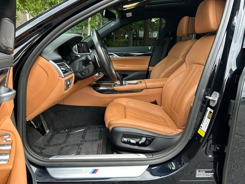 Used 2021 BMW 740i w/ M Sport Package RWD image 14