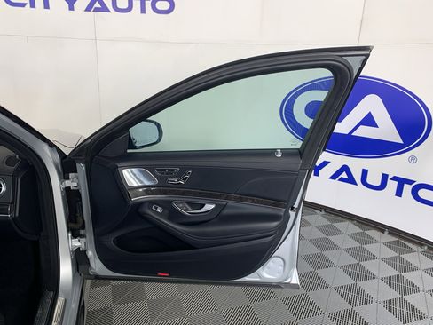 Used 2017 Mercedes-Benz S 550 Sedan image 41
